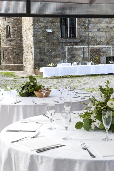 Wedding table in the castle — Stock Photo, Image