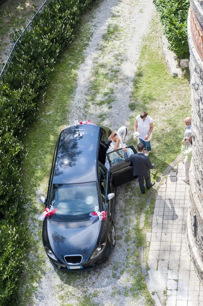 Outdoor bruiloft in het kasteel — Stockfoto