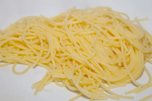 Pâtes Spaghetti Cuites Sur Une Assiette Blanche Sans Sauce — Photo