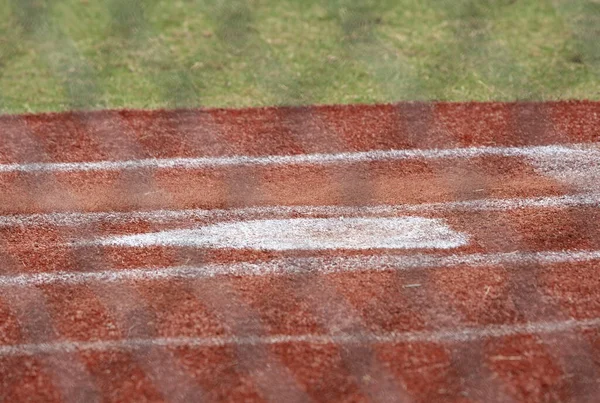 Zbliżenie Płyty Głównej Pustym Boisku Baseballowym — Zdjęcie stockowe