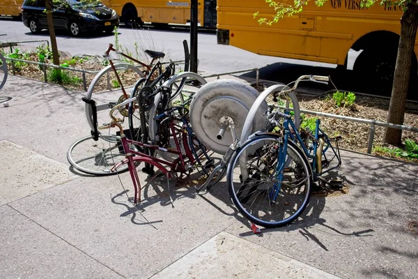 New York Usa April 2021 Cykler Der Blevet Revet Fra - Stock-foto