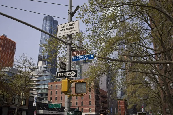New York Usa July 2021 Multiple Traffic Signs Light Pole — Stock Photo, Image