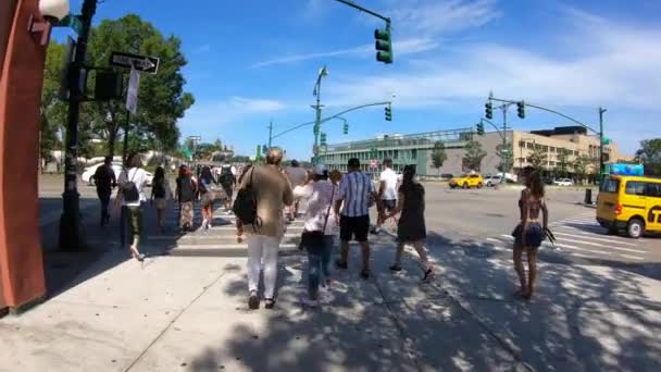 New York Usa Aug 2021 Crowd People Crossing West Side — Stock Video