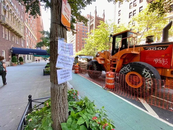 New York Usa Aug 2021 Parking Signs Next Bike Lane — Stock Photo, Image