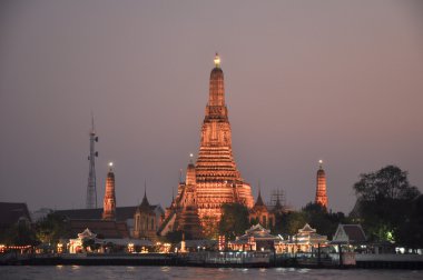 Bangkok alacakaranlık, Tayland-Ocak 28 WAT Arun Rajwararam: Wat Arun Rajwararam bangkok twilight üzerinde 28 Ocak 2015 yılında