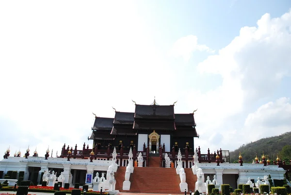 Pavilhão Real no Parque Real Rajapruek em Chiangmai Tailândia — Fotografia de Stock