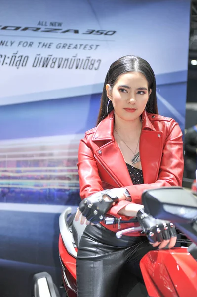 1 Aralık 2020 'de Bangkok, Tayland' da 37And Motor Fuarı 'nda BANGKOK-Aralık 1 oldukça moter fuarı