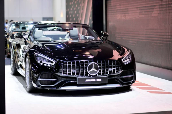 BANGKOK-Mart 22 Mercedes Benz-AMG GT Roadster moter 21 'i 22 Mart 2021' de Bangkok, Tayland 'da Bangkok Uluslararası Otomobil Fuarı' nda gösterdi.