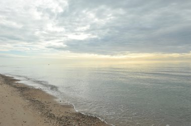 Denizde gün doğumu