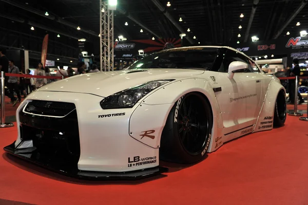 Bangkok-Haziran 27 Nissan skyline R35 Gt-R arabaya 3 bangkok Uluslararası autosalon 2015 27 Haziran 2015 üzerinde Bangkok, Tayland