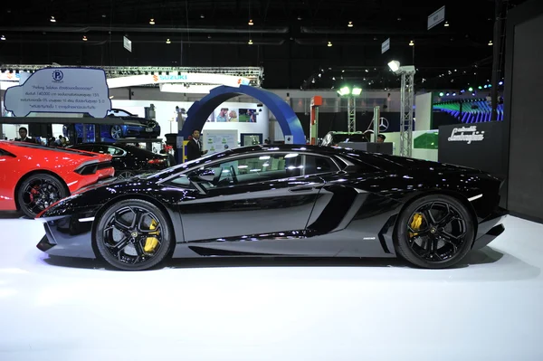 BANGKOK-DÉCEMBRE 1 Voiture Lamborghini à la 32e exposition automobile 2015 le 1er décembre 2015 à Bangkok, Thaïlande — Photo