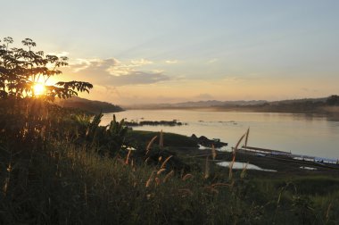 chaingkhan Eyaleti'nde loie kuzeydoğu Tayland gün batımında