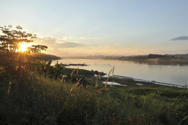 chaingkhan Eyaleti'nde loie kuzeydoğu Tayland gün batımında