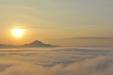 chaingkhan Eyaleti'nde loie kuzeydoğu Tayland güneş doğarken