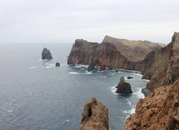  Madeira Adası üzerinde kayalık Cape