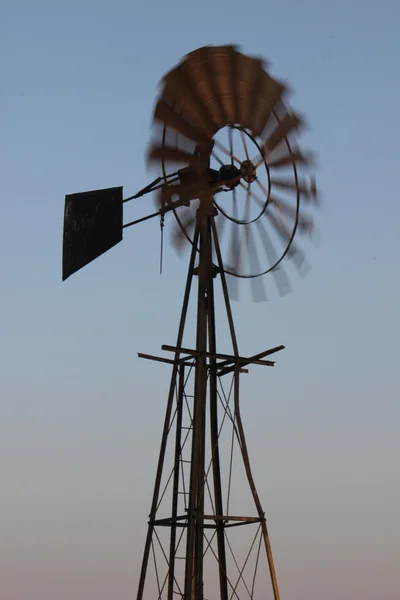 Running Windmill — Stock Photo, Image