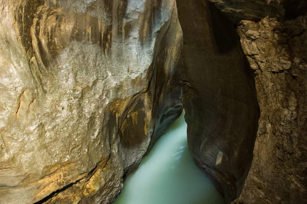 Blauwe Groene Rivier Aare Een Smalle Vallei — Stockfoto