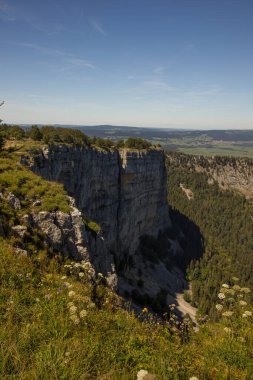 Creux du Van 'ın güzel manzarası