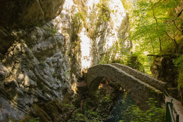 Beroemde Stenen Brug Bij Gorge Areuse — Stockfoto