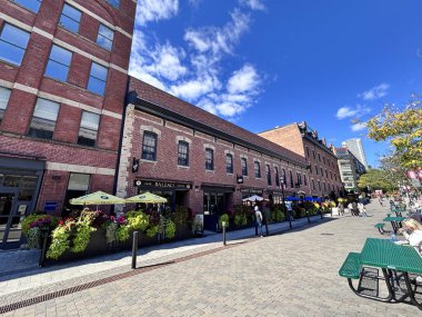 Güneşli bir günde Toronto 'da sokak manzarası