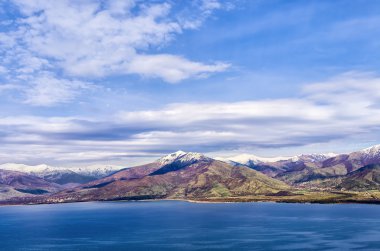 Prespes göl ve çevresindeki manzara, Florina, Yunanistan için çarpıcı görünümü