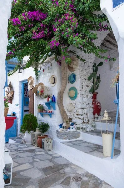 Straat in Ermoupolis, Syros eiland, Cycladen, Griekenland — Stockfoto