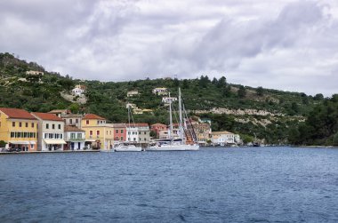 Paxoi Island, Yunanistan, bulutlu bir günde Gaios Köyü