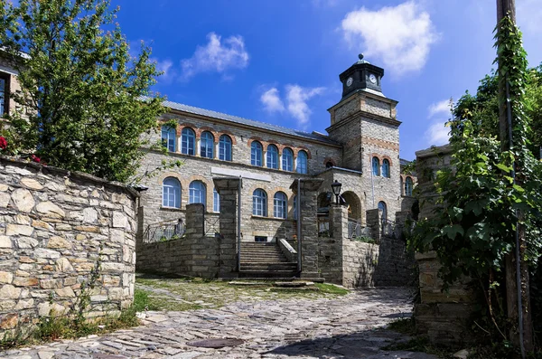 Eski okul Nimfaio Köyü, Florina, Yunanistan, popüler kış hedef
