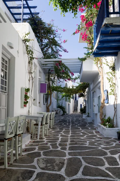 Ulica na wyspie Paros, Cyklady, Grecja — Zdjęcie stockowe