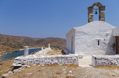 Kythnos Island, Kiklad Adaları, Yunanistan bir tepenin üstüne Şapel
