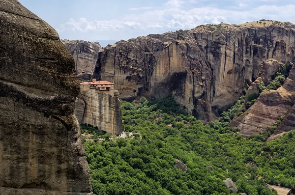 在米特奥拉希腊悬崖上的修道院 — 图库照片