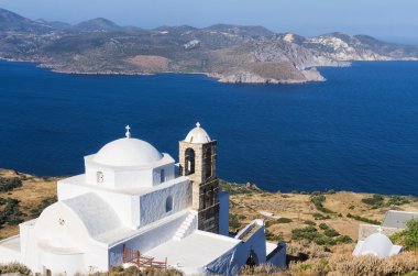 Bir tepeye Milos Adası, Kiklad Adaları, Yunanistan üzerinden görüntülemek
