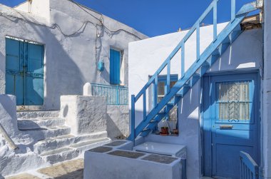 Sokakta Milos island, Cyclades, Yunanistan