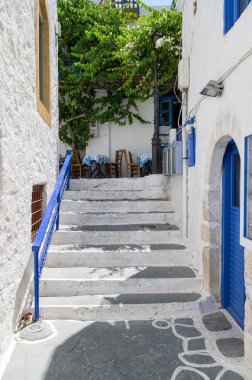 Sokakta Milos island, Cyclades, Yunanistan