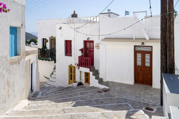 Calle en la isla de Milos, Cícladas, Grecia — Foto de Stock