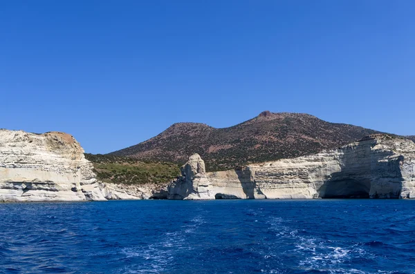 Rocky coastline in Milos island, Cyclades, Greece — Stock Photo, Image