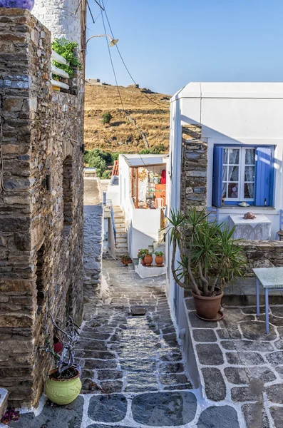 Calle en la isla de Kythnos, Cícladas, Grecia — Foto de Stock