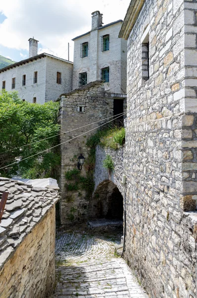 Street in Syrrako village, Epirus, Greece — Stock Photo, Image