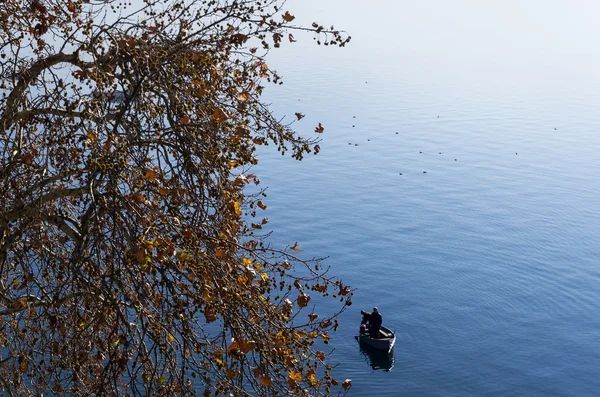 Beautiful autumn scenery in lake Ohrid — Stock Photo, Image