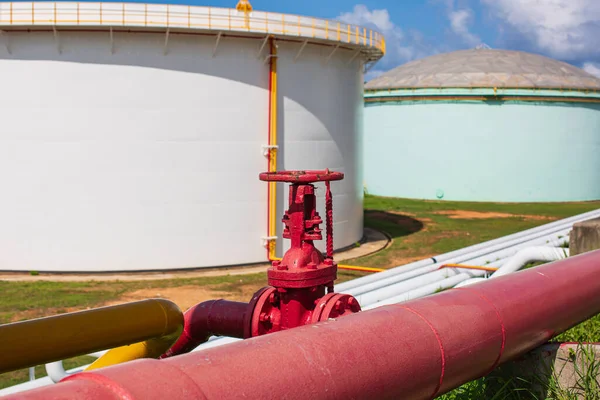 Fila Grandes Tanques Blancos Para Gasoductos Petróleo Gas —  Fotos de Stock