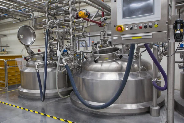 Stainless steel tank process of cream cosmetic fermentation at the manufacturing