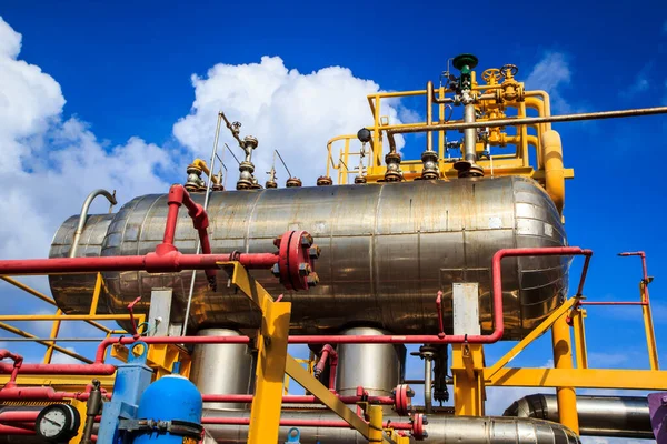 海上工业石油和天然气生产石油管道 — 图库照片