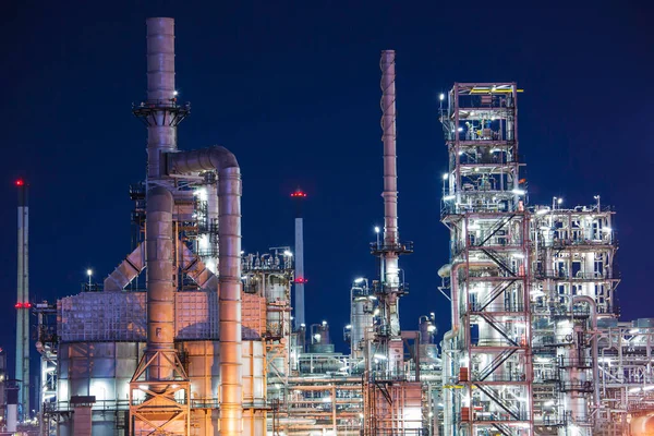 Scène Nocturne Usine Raffinage Pétrole Colonne Tour Construction Site Industrie — Photo