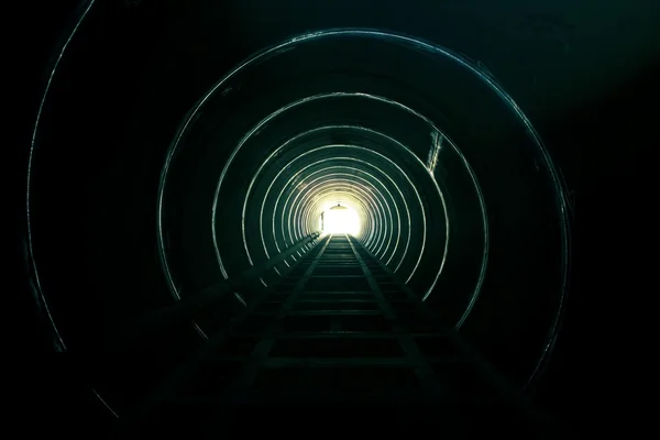 Beleuchtung am Tunnel. — Stockfoto