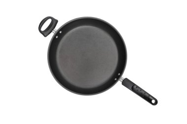 Siyah tava teflon ile kaplıdır, beyaz arka planda izole edilmiştir..