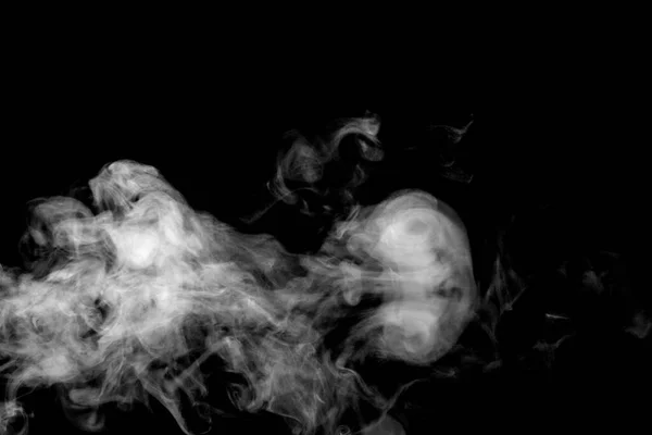 圆形烟雾 抽象粉末 在黑色背景上隔离 — 图库照片