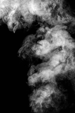 Beyaz duman izole, soyut toz, siyah arkaplanda su spreyi.