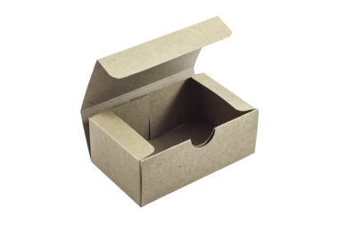 Beyaz arkaplanda karton kutu izole