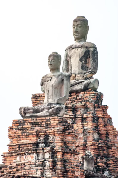 Старая статуя Будды в Ват Чайваттханарам, в городе Аюттха — стоковое фото