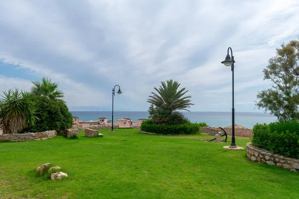 Torre del Moro 'daki bahçe ya da Cabo Cervera, Torrevieja, Alicante' deki Cabo Cervera. Valensiyalı Cemaati. İspanya. Avrupa. 15 Temmuz 2021